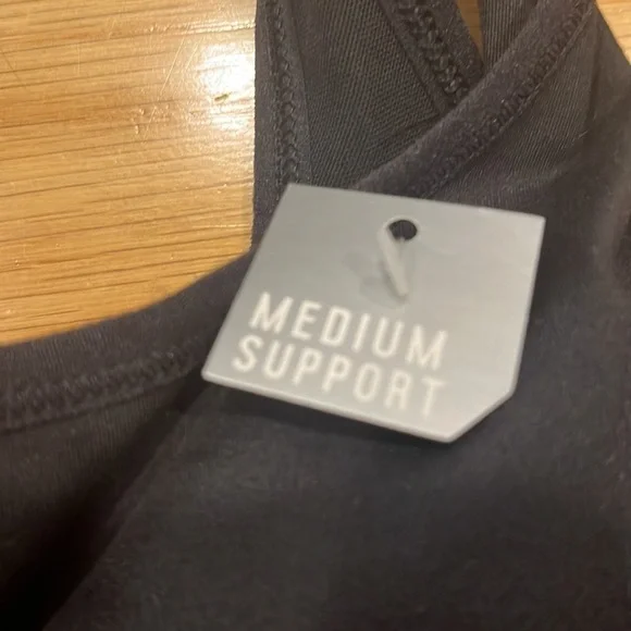 Nwt DdG sports bra size small . - Picture 2 of 6